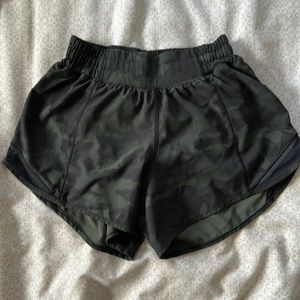 Lululemon Hotty Hot Short 4”